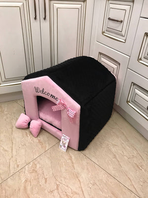 Black and baby pink designer dog house Princess dog bed in pink and black Princess dog bed Personalized puppy bed Cat house Designer dog bed