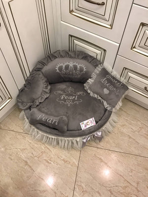 Gray princess bed with crown sparkles Puppy bed for princess dog Designer pet pet Cat bed Medium or small dog bed in grey Personalized bed