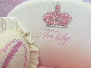 сar seat for pets. Especially for Teddy with the idea and design of Ukgirlinus in cooperation with Elena. Designer Ukgirlinus.